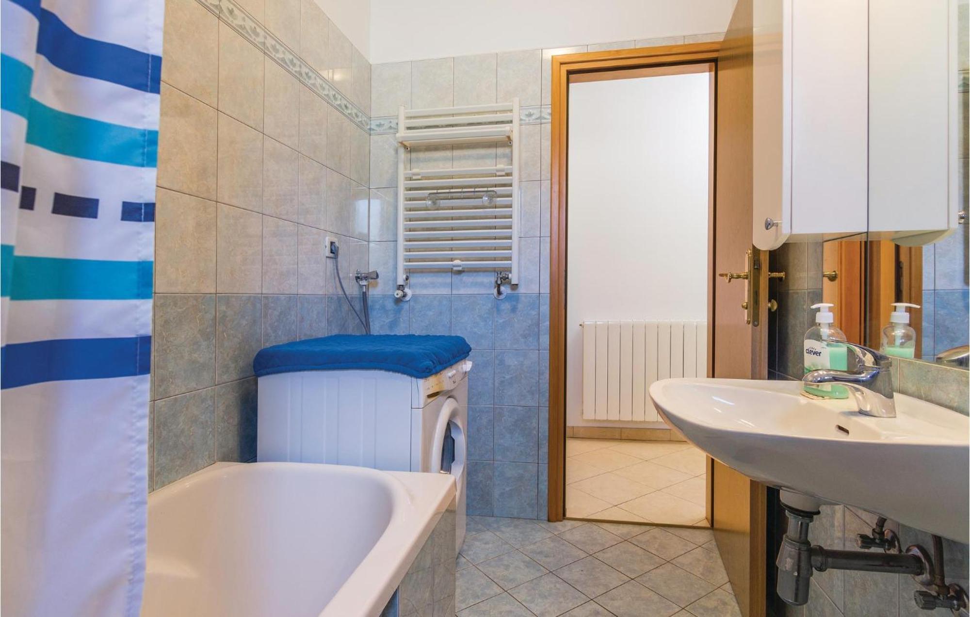 Beautiful Apartment In Porec With Kitchen Exterior foto